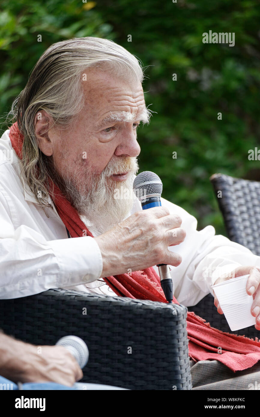 Sete France 11th July 16 Masterclass With Michael Lonsdale On The Job Of Comedian In The Gardens Of The Paul Valery Museum Stock Photo Alamy