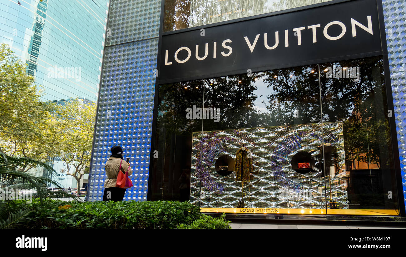 Louis Vuitton Boutique on the Königsallee, Düsseldorf, Stock Photo, Picture  And Rights Managed Image. Pic. ZG5-2166853