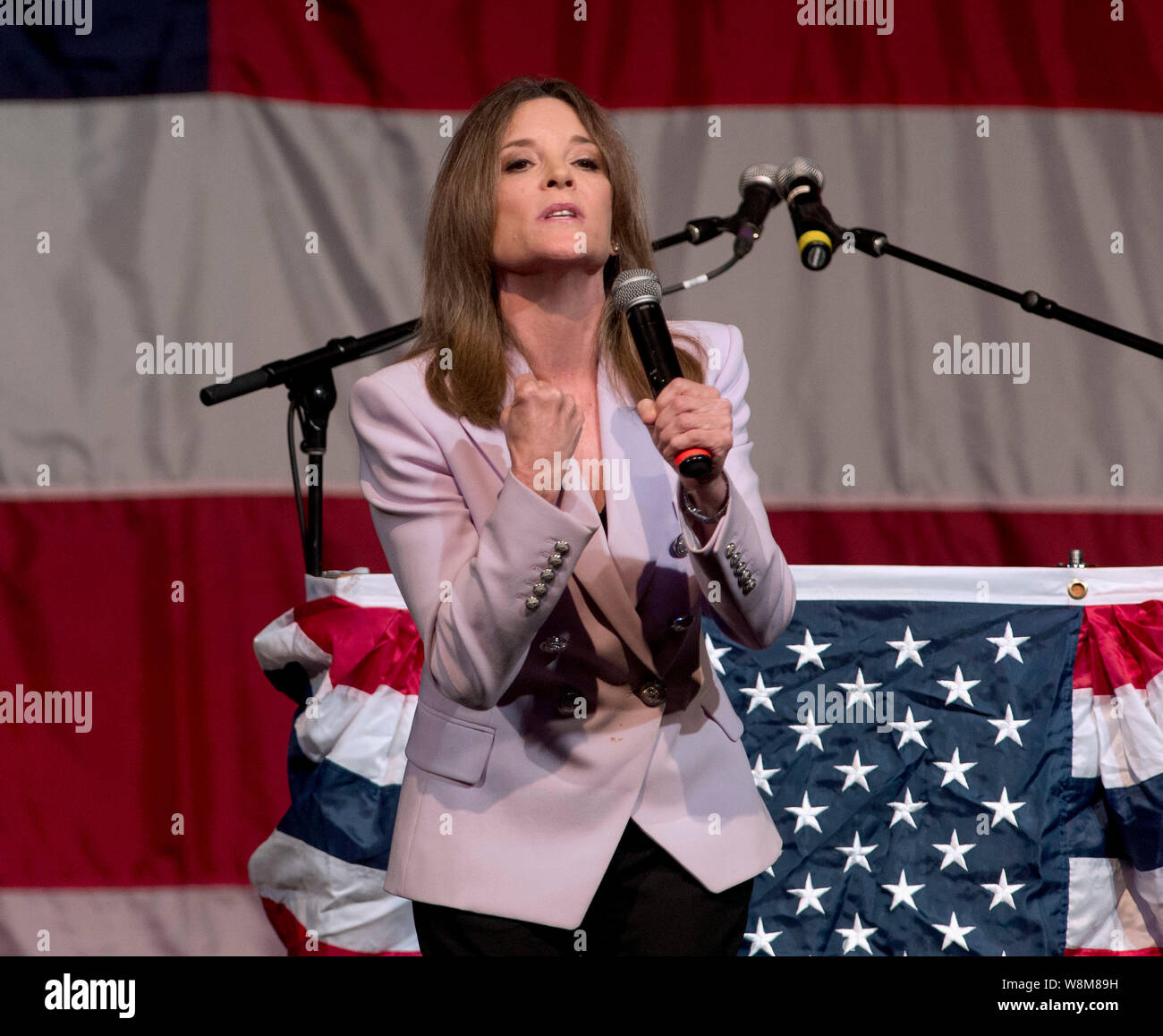 Clear Lake, Iowa, USA. 09th Aug, 2019. MARIANNE WILLIAMSON speaks at the Surf Ballroom during the 16th Annual Iowa Democratic Wing Ding, the annual fundraiser that benefits Democratic parties in 25 Iowa counties. Credit: Brian Cahn/ZUMA Wire/Alamy Live News Stock Photo