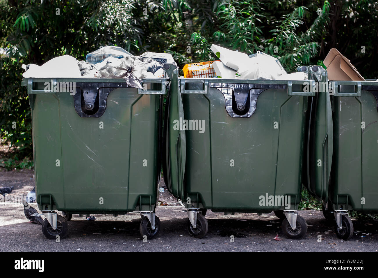 Garbage bins hires stock photography and images Alamy