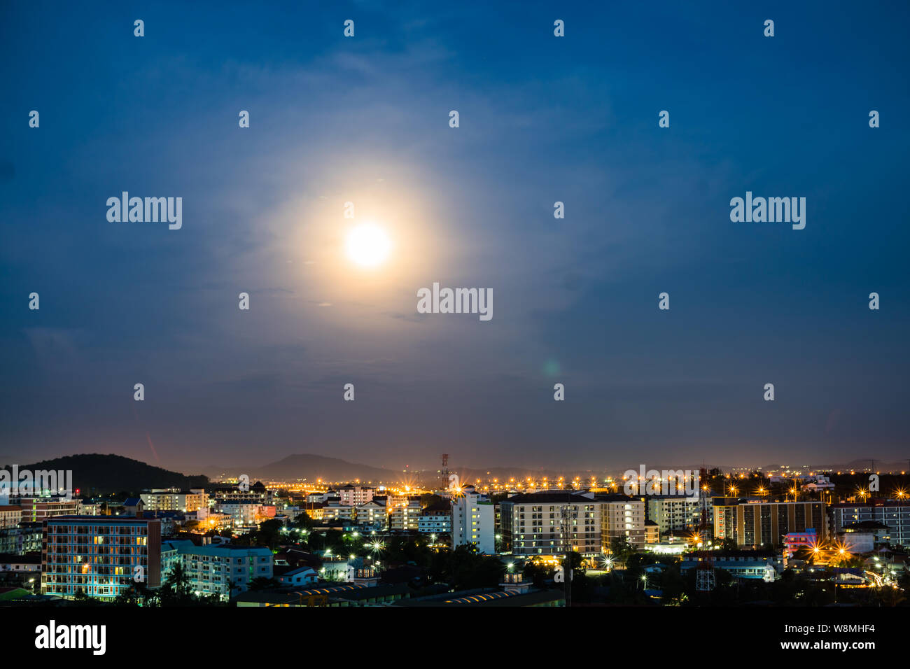 Attractive Photo Background Nighttime Cloudy Night Stock Photo 627789467 |  Shutterstock, image size:1300x956