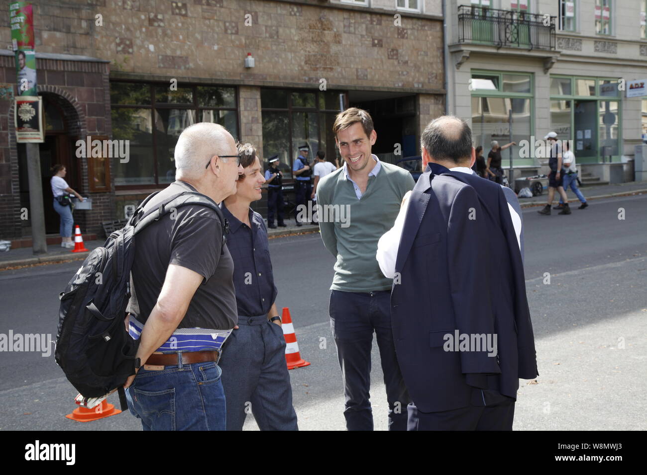 Oliver Schenk, Octavian Ursu, Felix von Boehm, Dominik Graf und Tom Schilling beim Eintrag ins Goldene Buch der Stadt Görlitz und beim Setbesuch Stock Photo