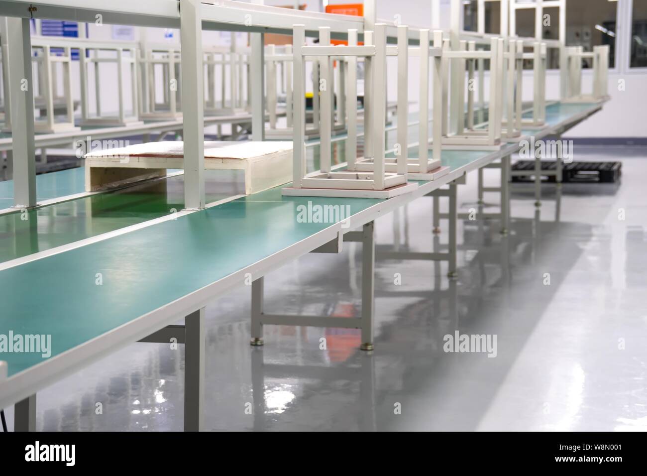 Computer assembly line hi-res stock photography and images - Alamy