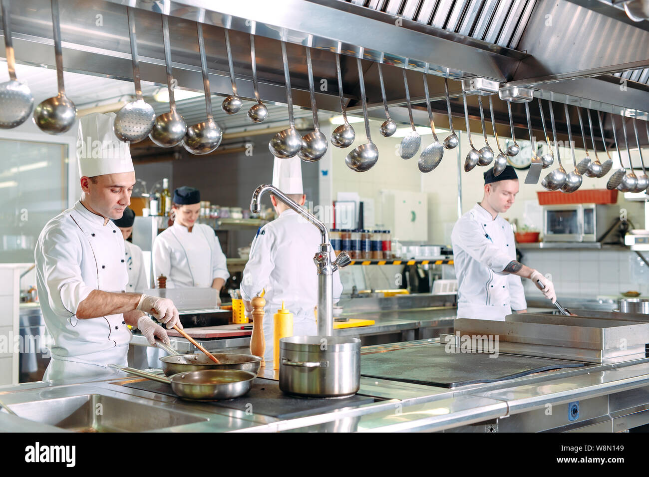 Professional kitchen chef stove hi-res stock photography and images - Alamy