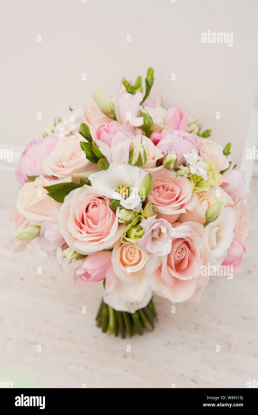 Bridesmaid flower ideas hires stock photography and images Alamy