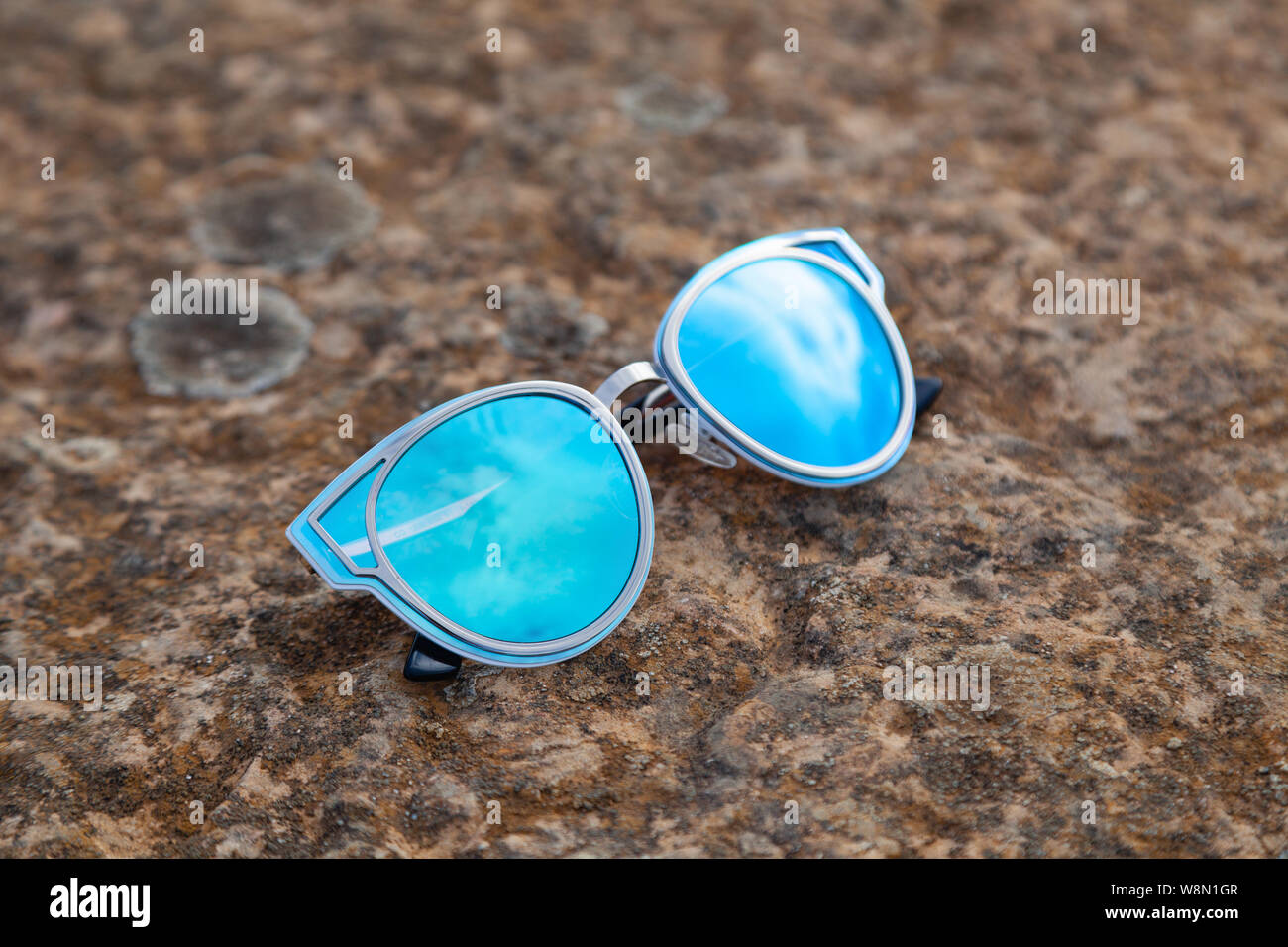 Silver mirror finish sunglasses top