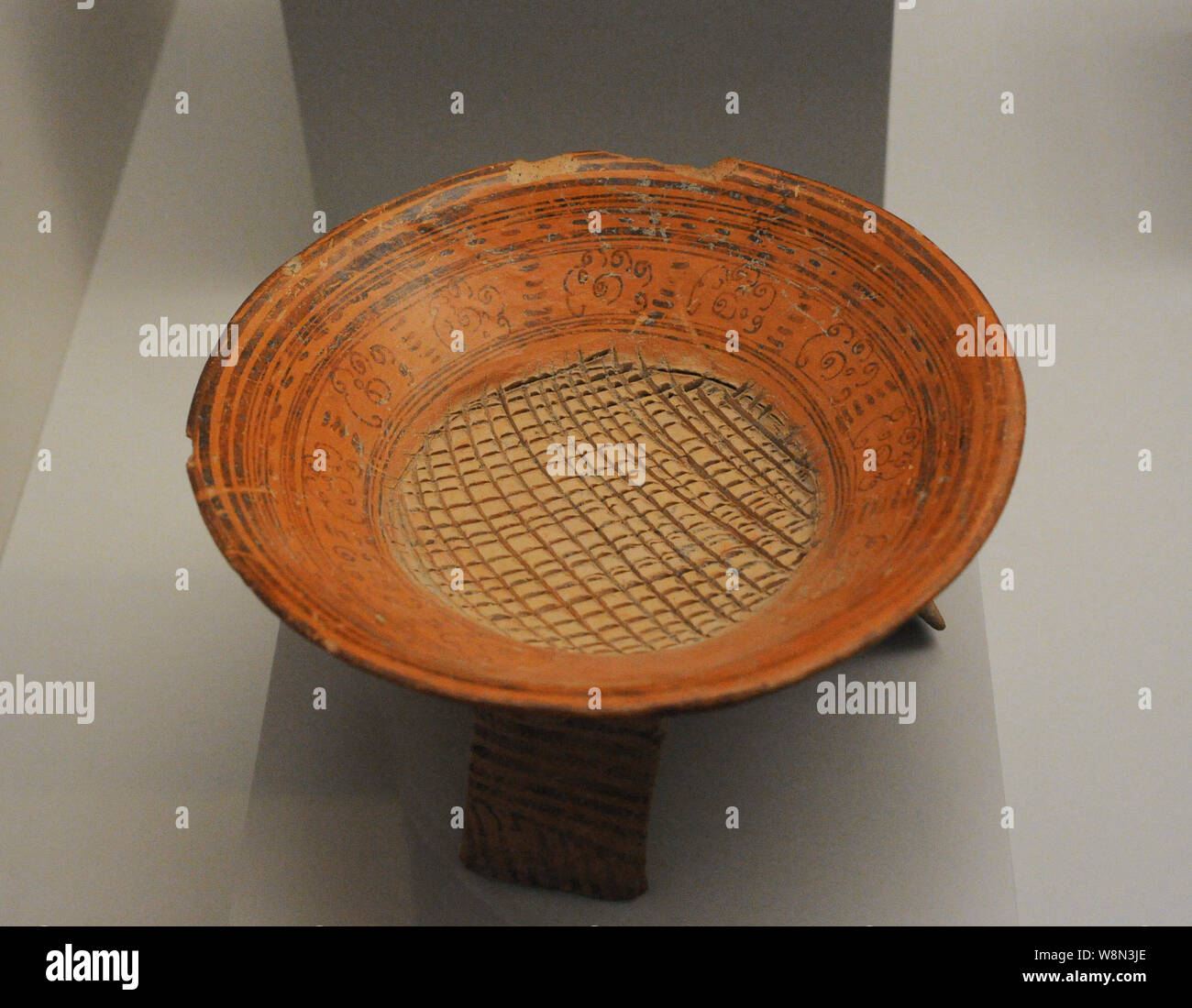 Tripod plate. Painted ceramics. Aztec culture. Tlatelolco Phase. Late Postclassic Perid (1250-1520 AD). Central Mexico. Museum of the Americas. Madrid, Spain. Stock Photo