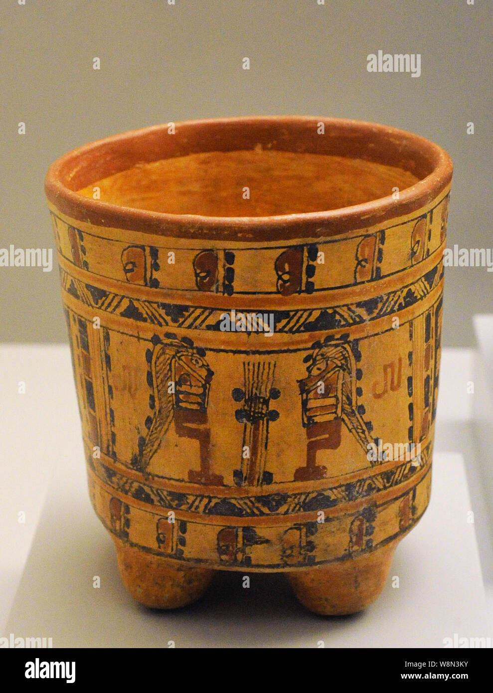 Vase decorated with courtly scenes. Painted ceramics. Maya culture. Late Classic Period (600-900 AD). Mesoamerica. Maya region. Museum of the Americas. Madrid, Spain. Stock Photo