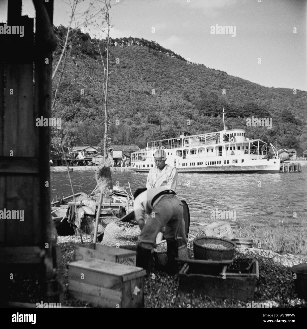 Ship in japan Black and White Stock Photos & Images - Alamy