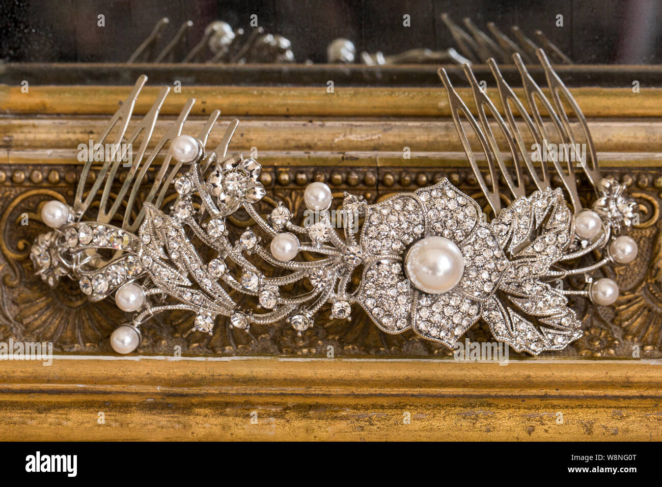 Wedding Headpiece / Tiara Stock Photo Alamy