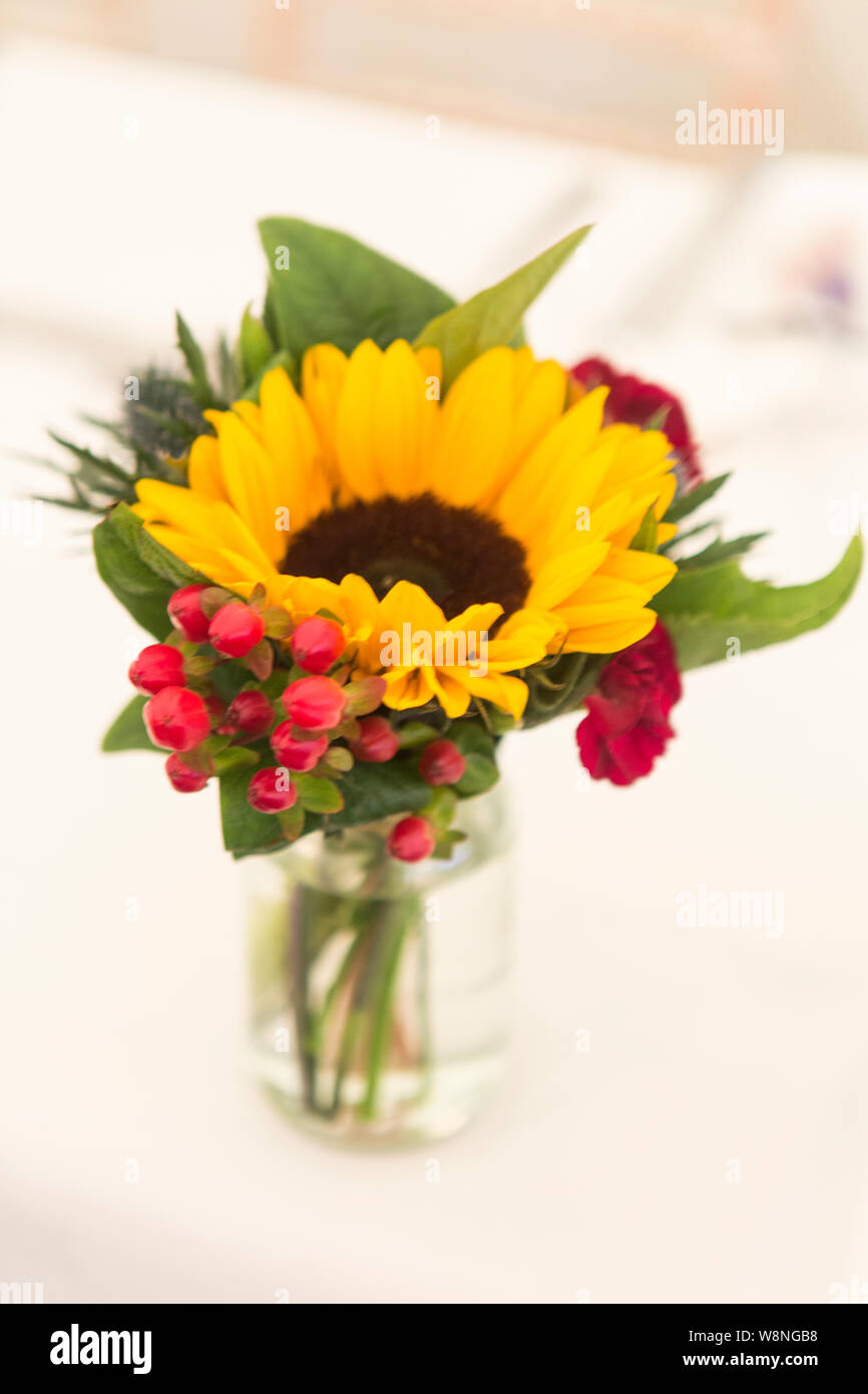 Autumn Floral Wedding Table Decorations Pumpkins Berries Sunflowers Roses Stock Photo Alamy
