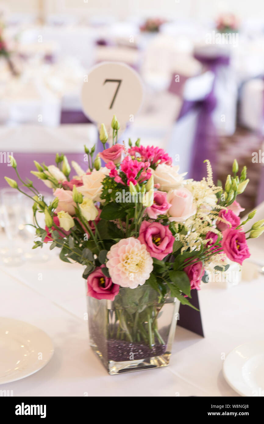 Pink & White Floral Table Decorations Stock Photo Alamy