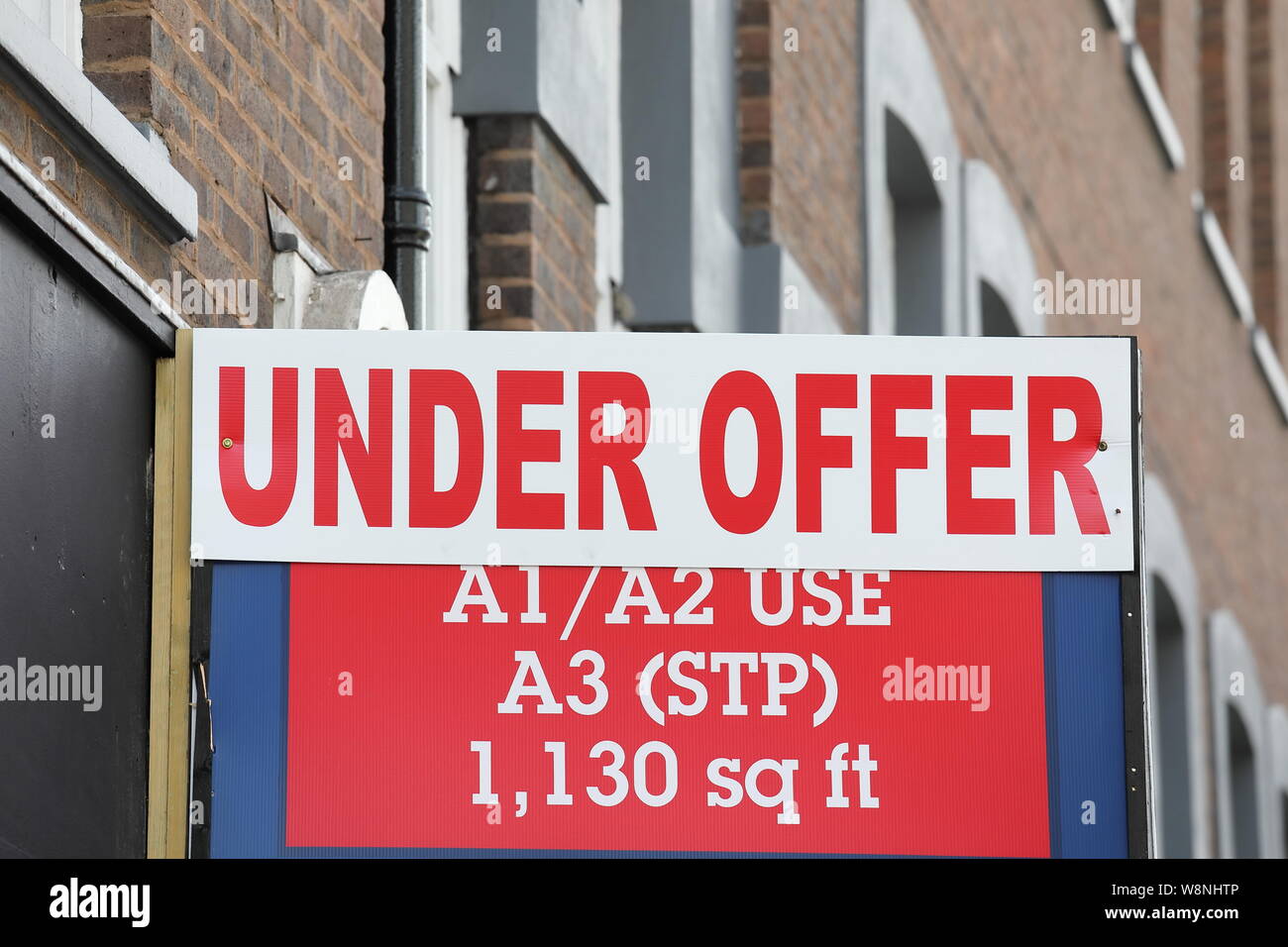 Real estate under offer sign Stock Photo Alamy