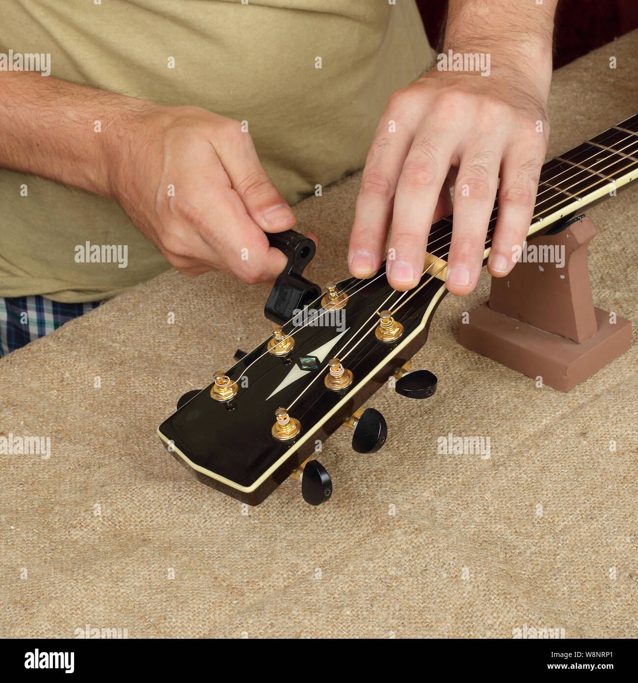 How To Repair A Guitar String