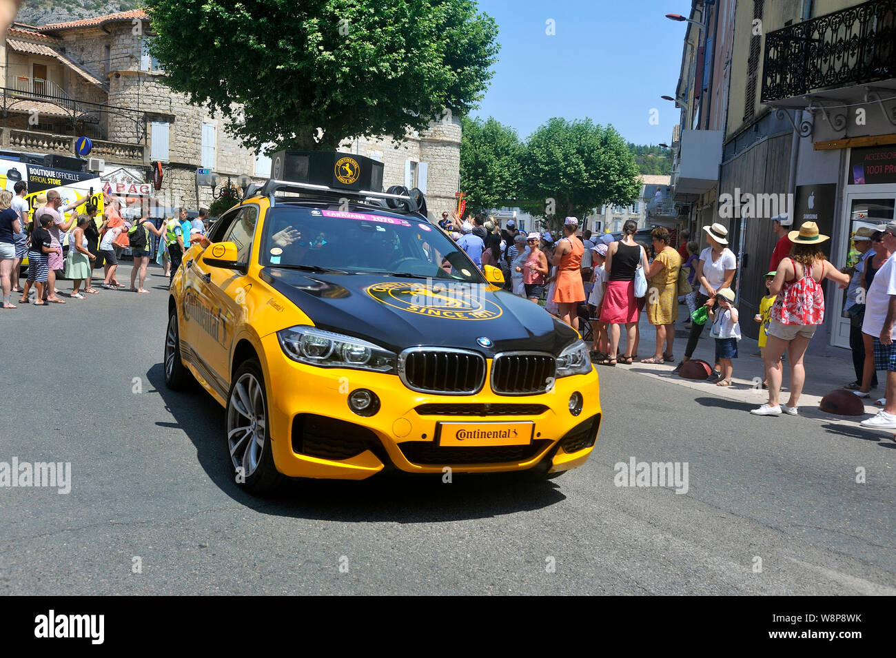 Advertising car france hi-res stock photography and images - Page 14 - Alamy