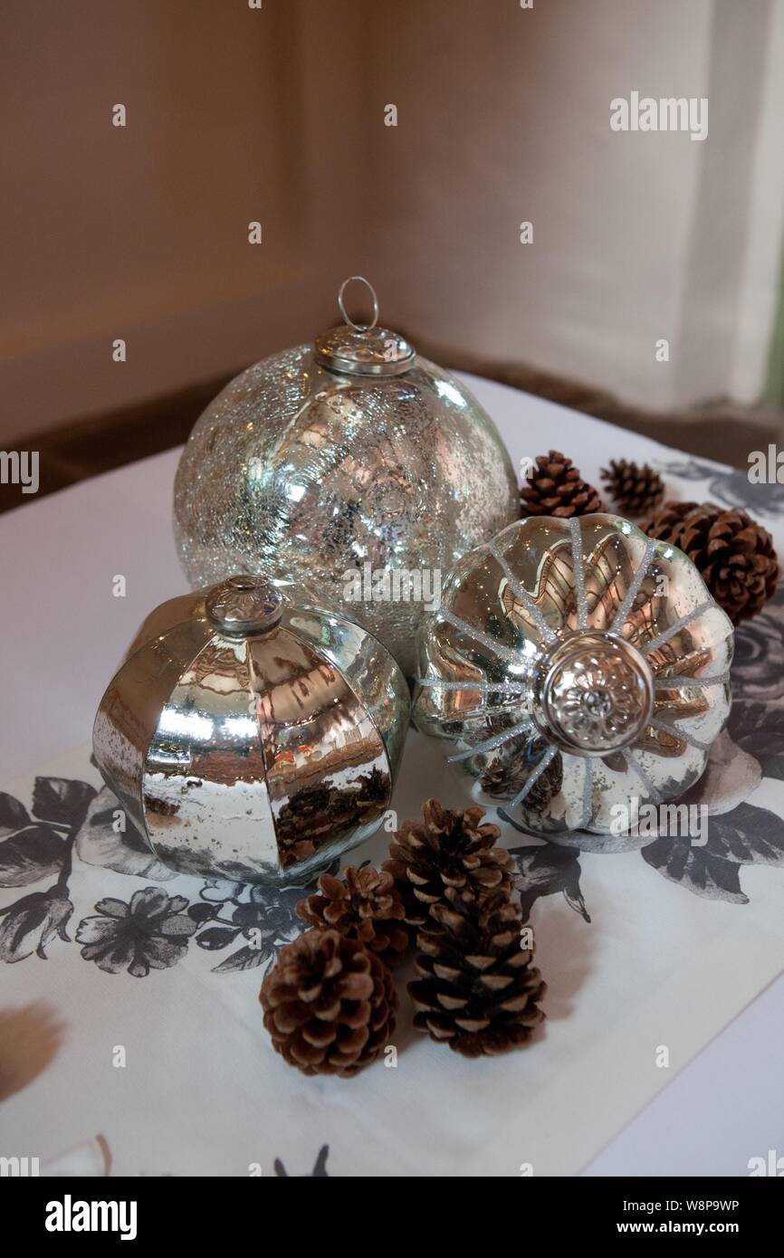 Mirrored baubles hi-res stock photography and images - Alamy
