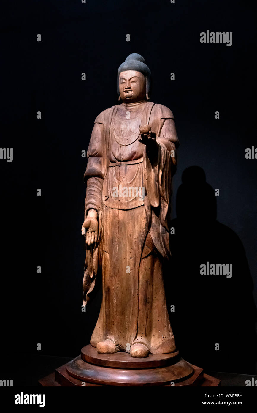 Standing Kichijoten, Heian period, 10th century. Statue of the Japanese deity Kisshōten (Mahasri), National Museum, Tokyo, Japan Stock Photo