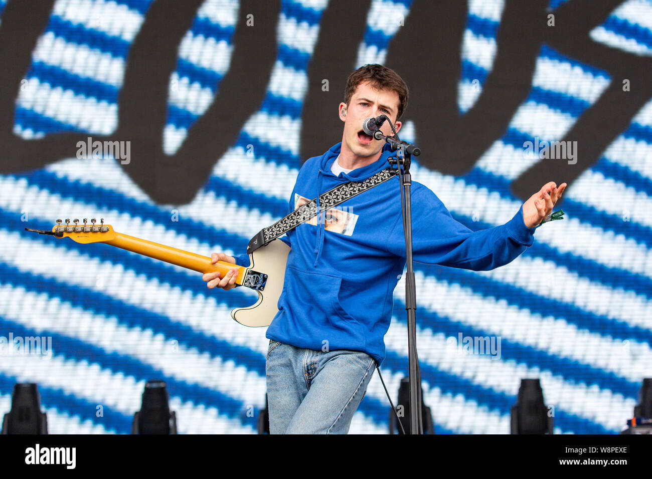 Wallows dylan minnette hi-res stock photography and images - Alamy