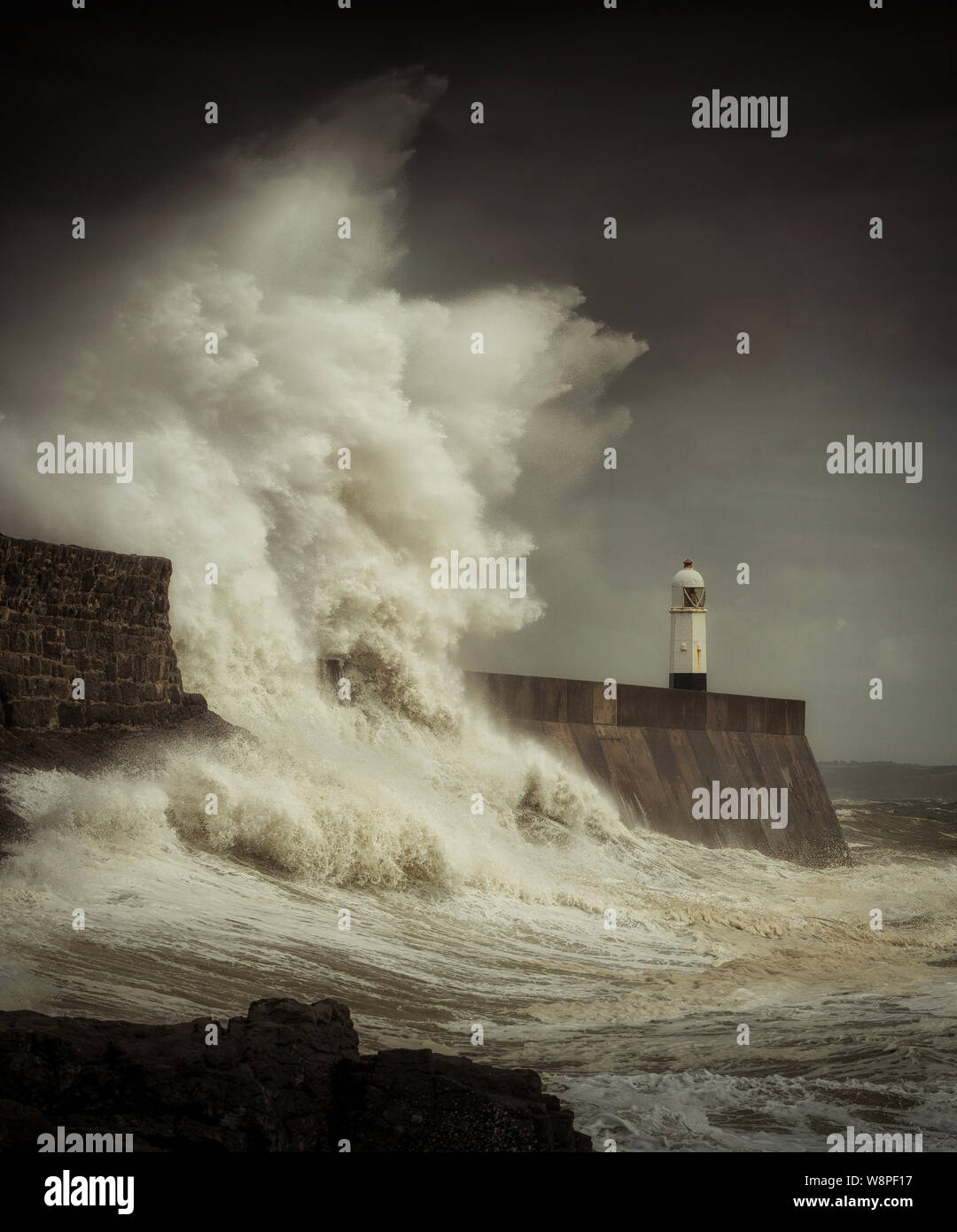 Giant waves hit Porthcawl Stock Photo