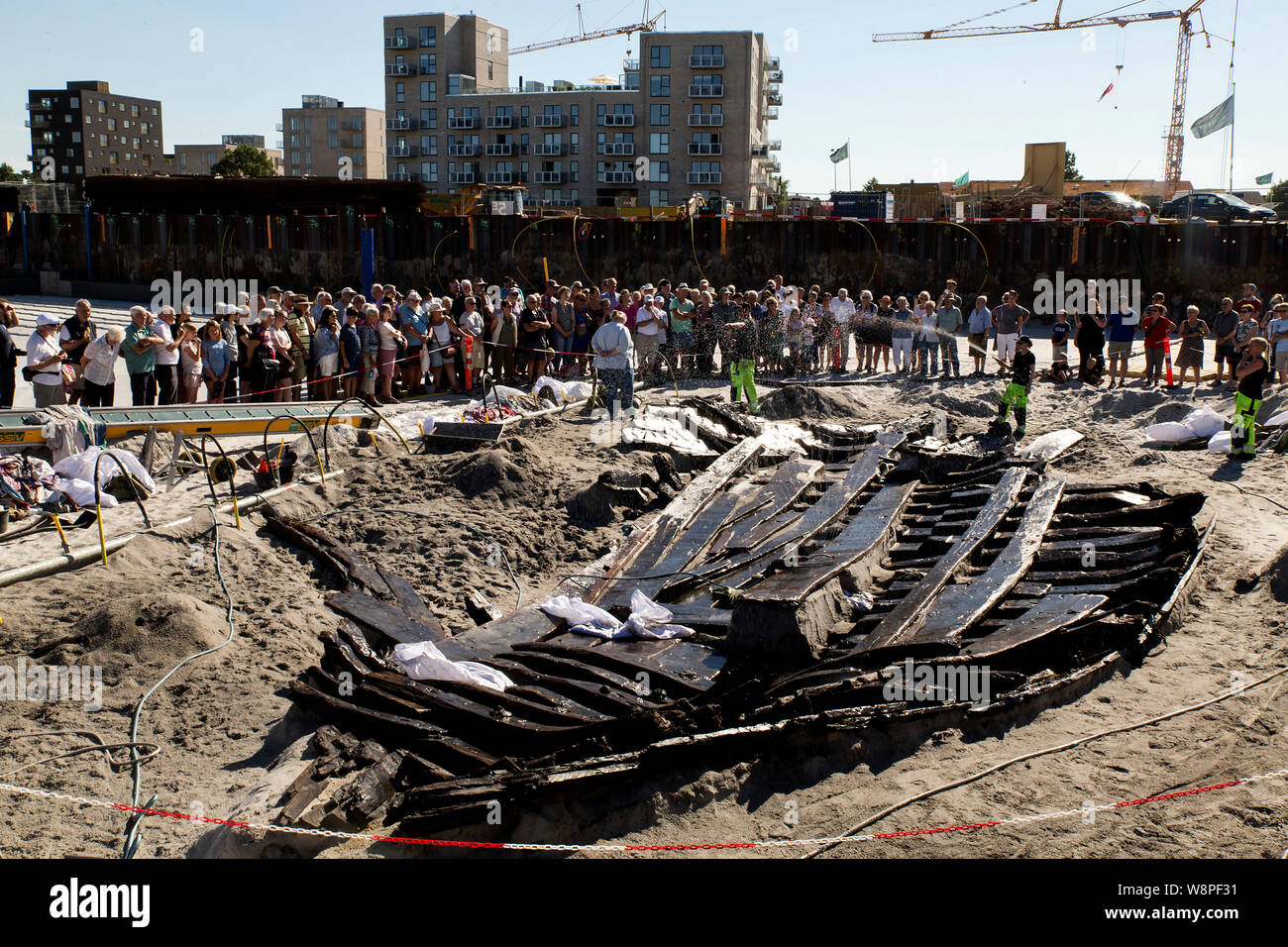 A  500 years old ship wreck found which is excavated at a building site is presented to the public near Koege, Denmark. For further information, se additional information. (Photo by Ole Jensen/Alamy) Stock Photo