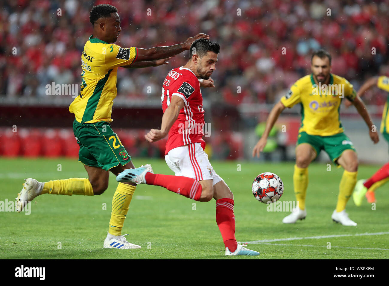 Lisbon, Portugal. 10th Aug, 2019. Pizzi of Benfica shoots to score during the Primeira Liga football match between SL Benfica and FC Pacos Ferreira at the Luz stadium in Lisbon, Portugal on August 10, 2019. Credit: Pedro Fiuza/ZUMA Wire/Alamy Live News Stock Photo