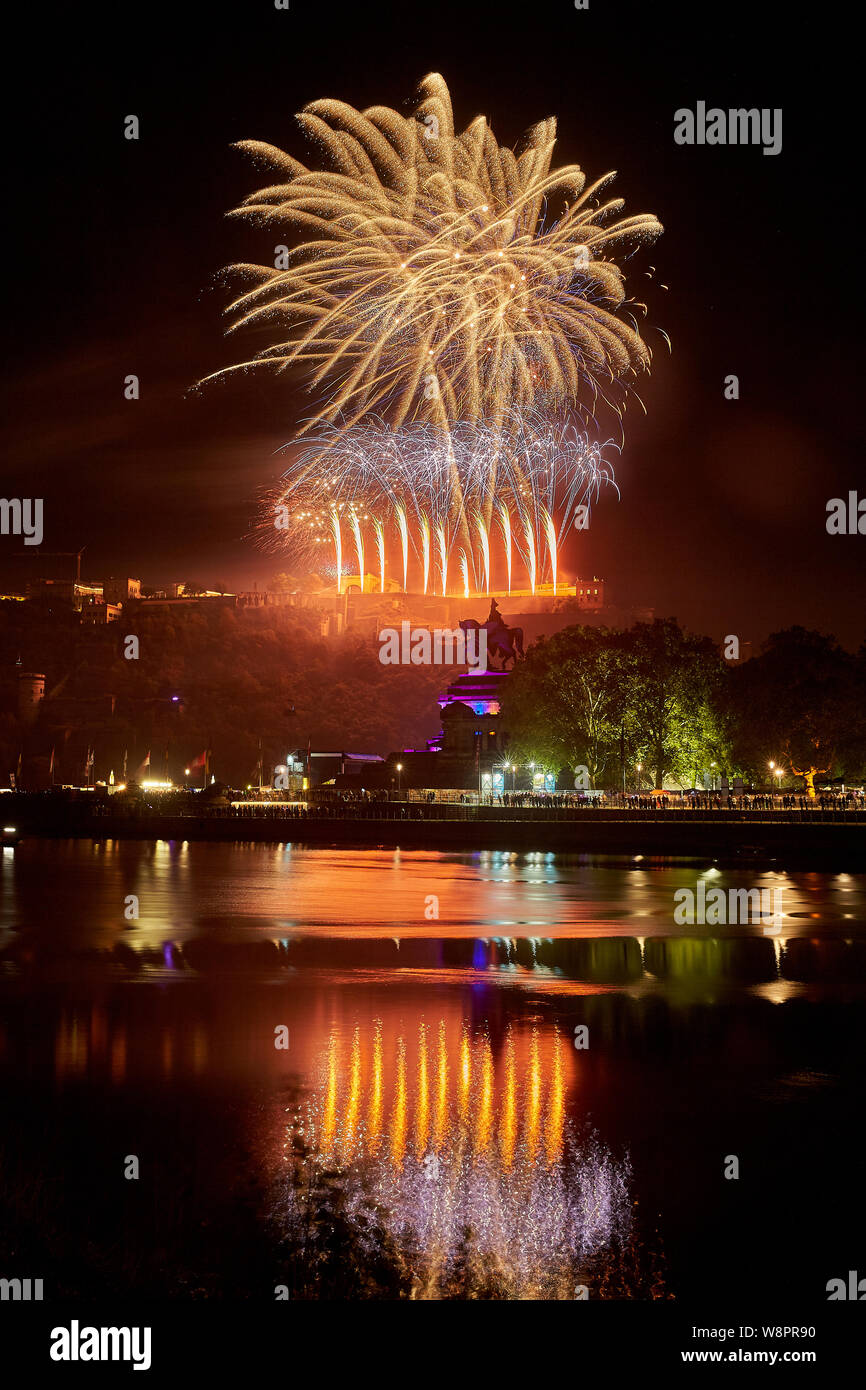 Koblenz, Germany. 10th Aug, 2019. The closing fireworks of the Rhine in