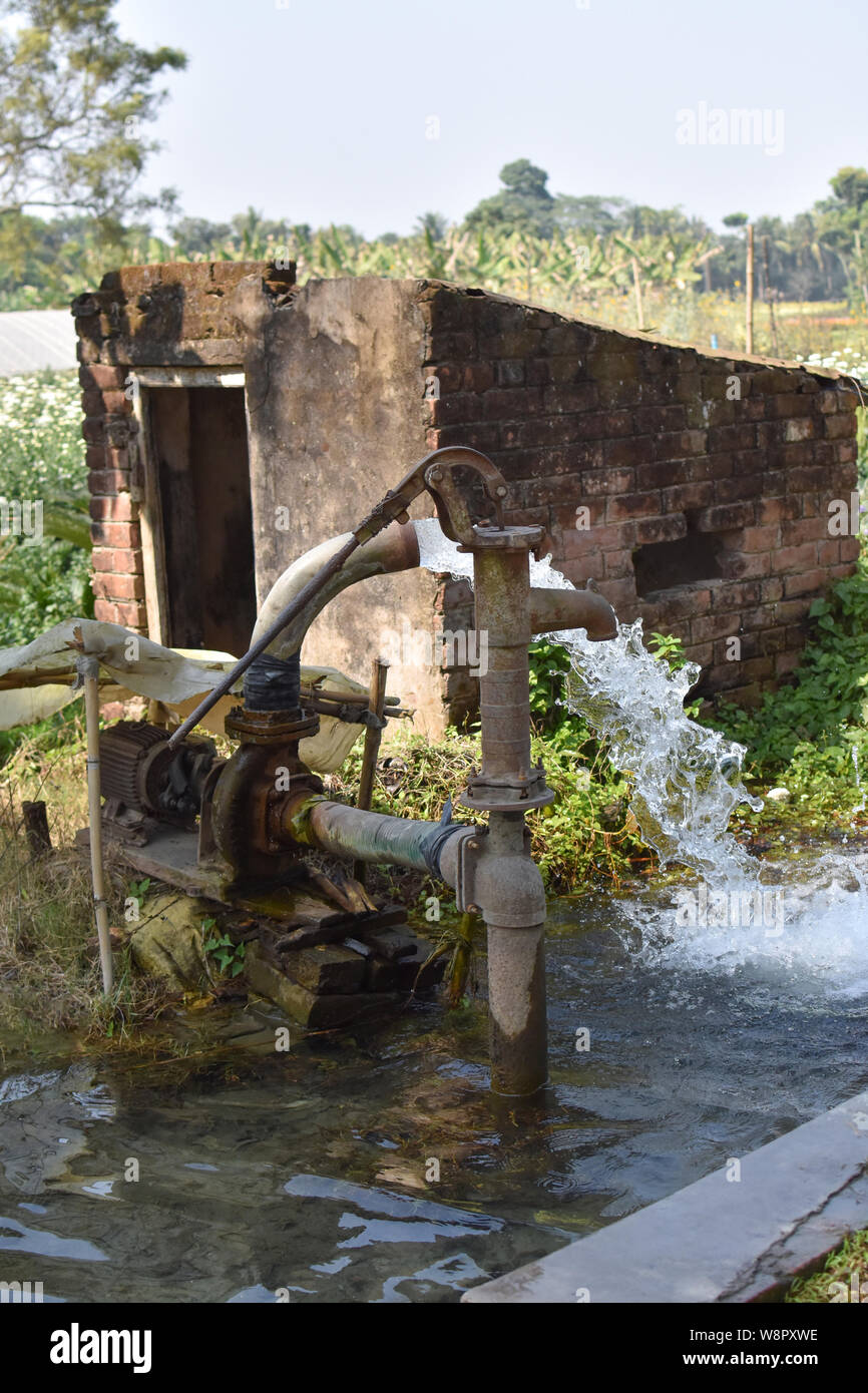 water supply shallow machine water pump supply farm land green flow