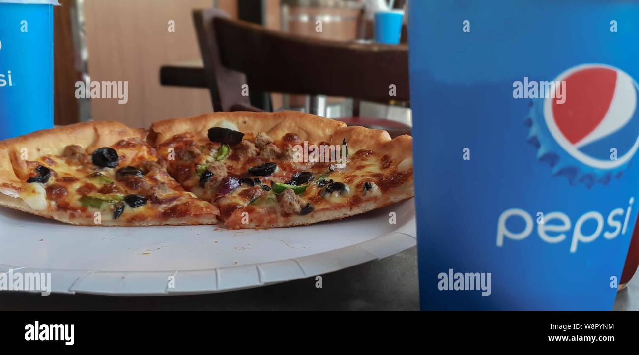 Pepsi logo hi-res stock photography and images - Alamy