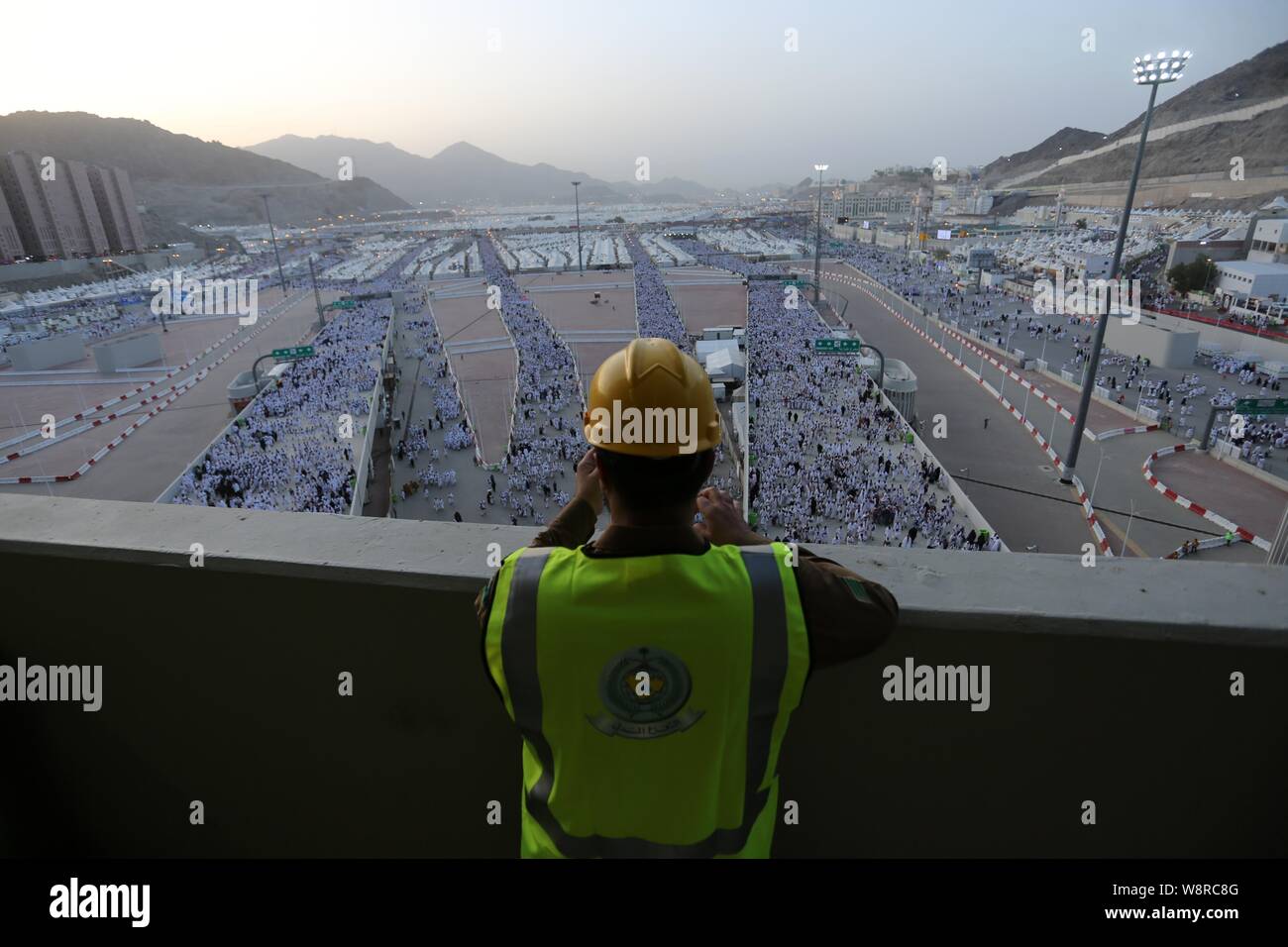 Mecca, Mecca, Saudi Arabia. 11th Aug, 2019. Muslim pilgrims arrive to