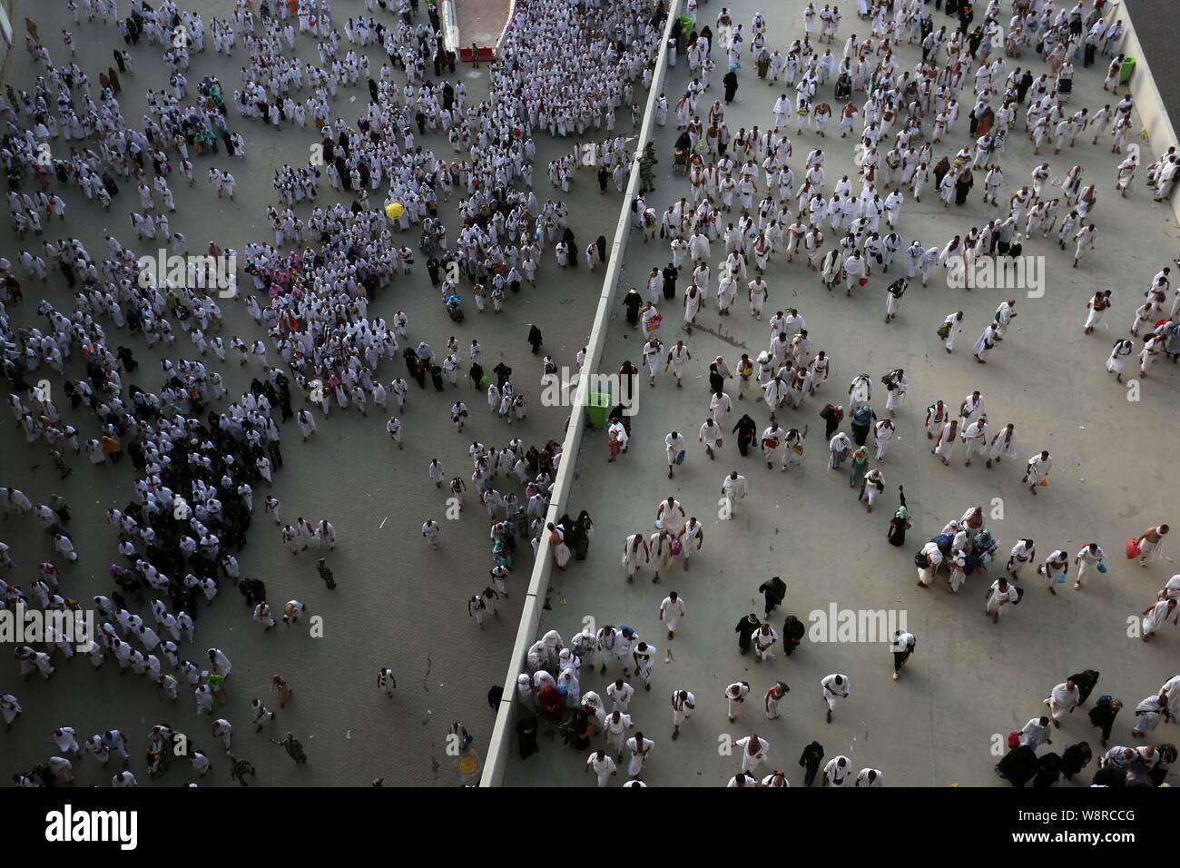 Mecca, Mecca, Saudi Arabia. 11th Aug, 2019. Muslim pilgrims arrive to