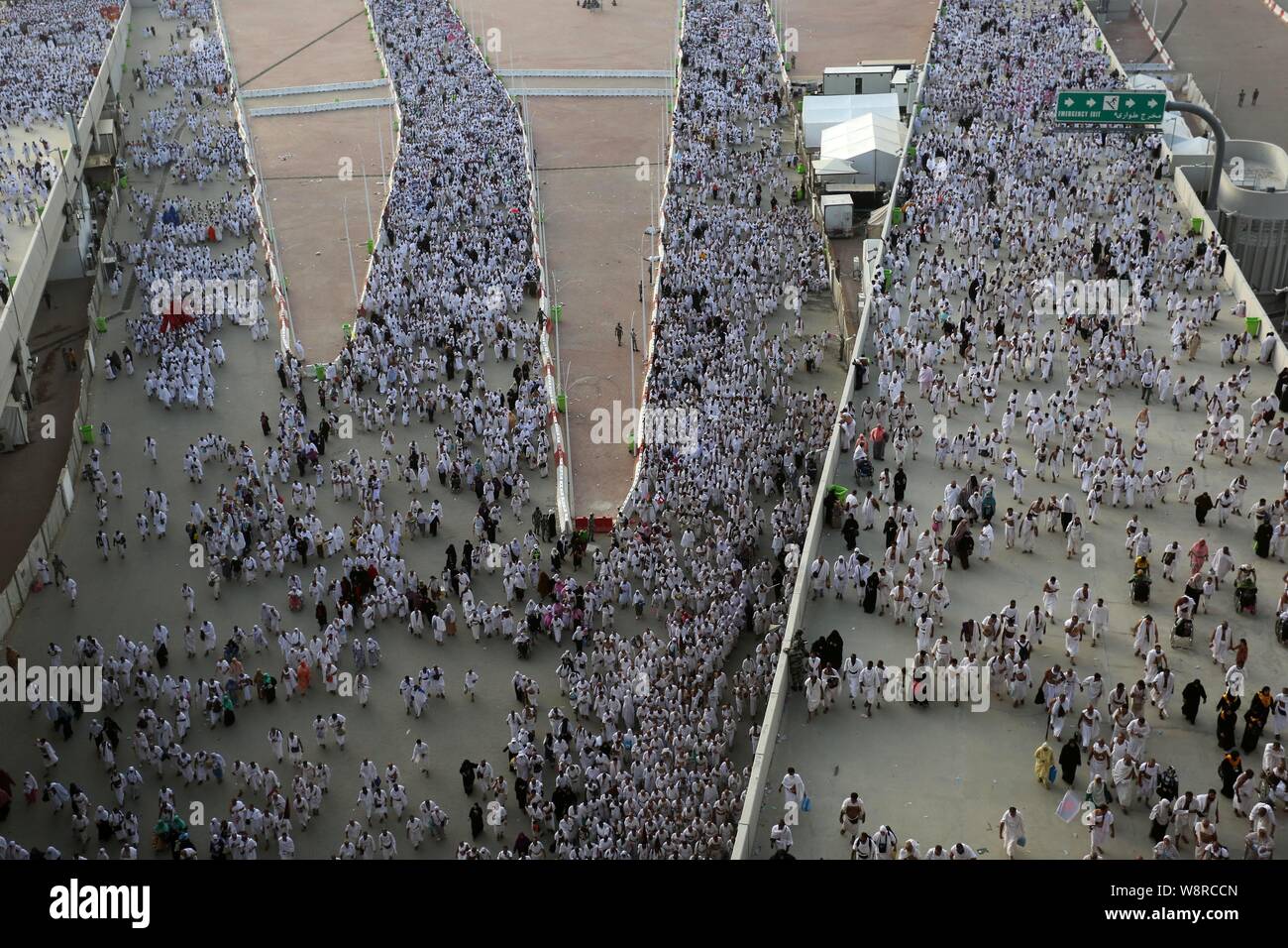 Mecca, Mecca, Saudi Arabia. 11th Aug, 2019. Muslim pilgrims arrive to