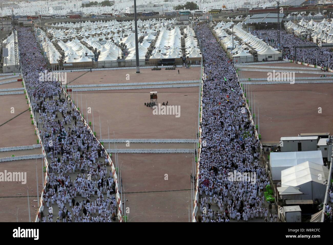 Mecca, Mecca, Saudi Arabia. 11th Aug, 2019. Muslim pilgrims arrive to