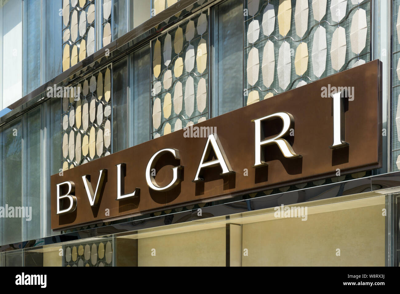 Bulgari watch store hi-res stock photography and images - Alamy