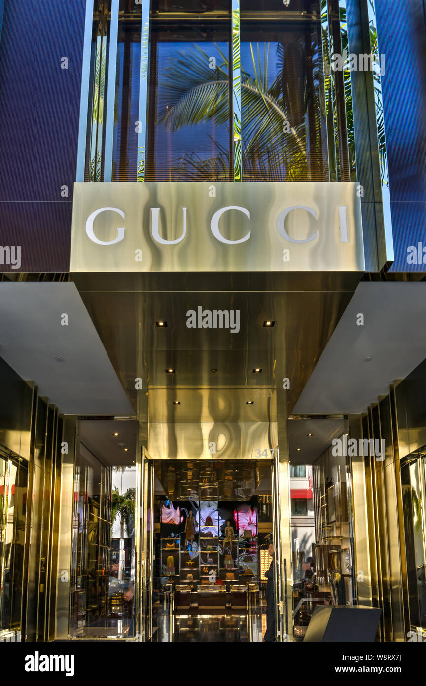 BEVERLY CA/USA - JANUARY 3, 2015: Gucci retail store exterior. Gucci is an Italian fashion and leather with retail throughou Stock Photo - Alamy