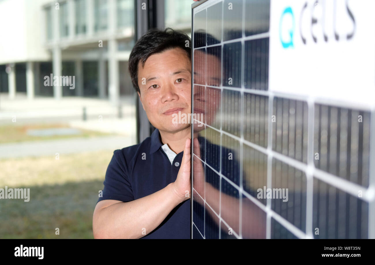 Hanwha logo hi-res stock photography and images - Alamy