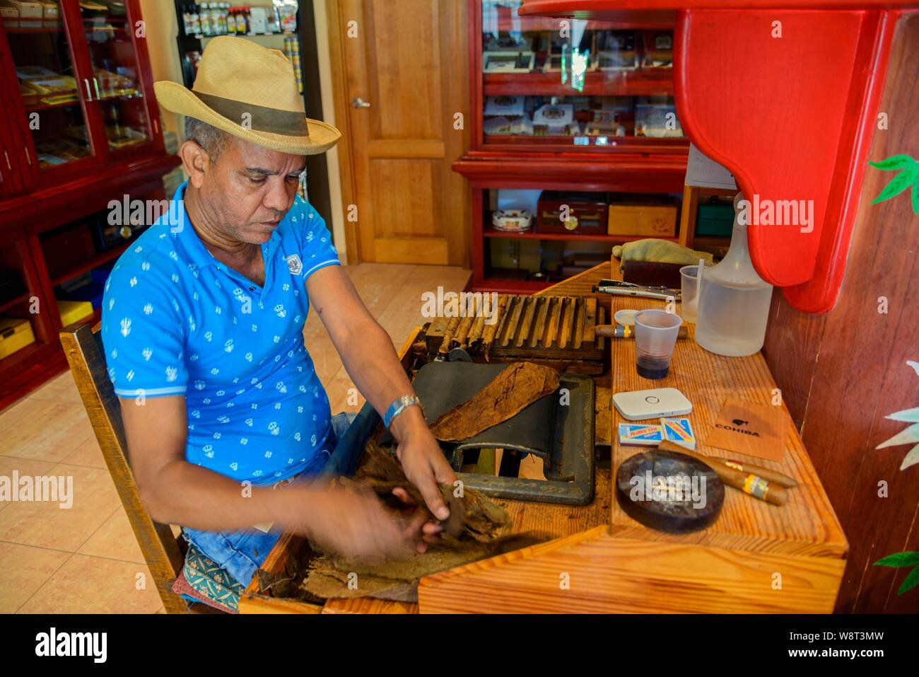 Cigar rolling, tobacco, tobacco factory, Bayahibe, Dominican Republic