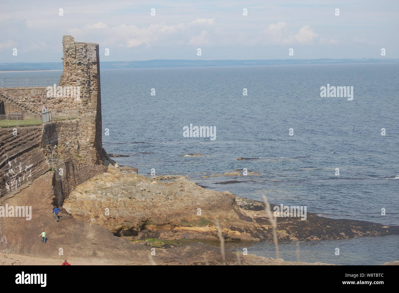 St Andrews Castle ruins and Castle Sands Beach Stock Photo