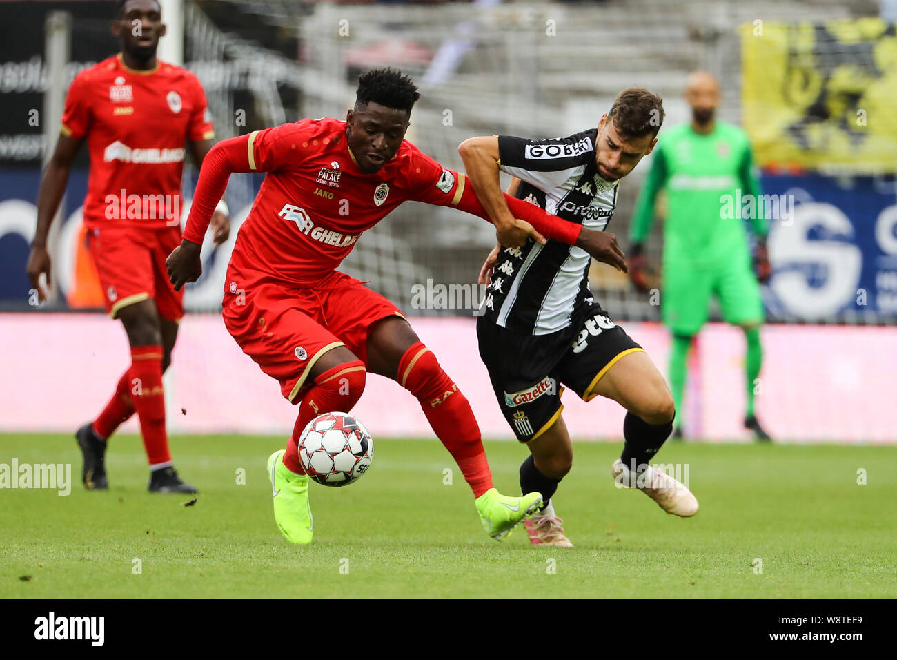 Charleroi battle for the ball hires stock photography and images Alamy