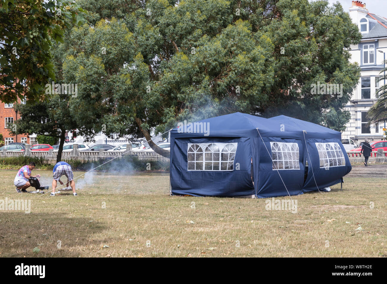 Bbq shelter hires stock photography and images Alamy