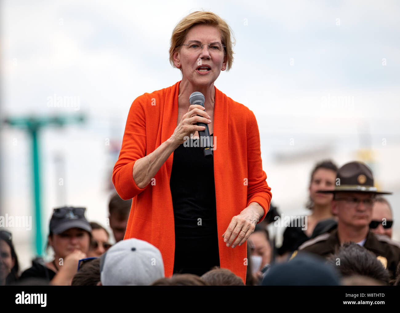 Des Moines, Iowa / USA - August 10, 2019: United States Senator and Democratic presidential candidate Elizabeth Warren greets supporters and speaks to Stock Photo