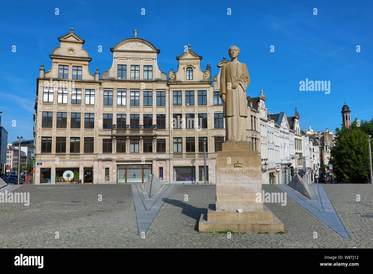 Statue of Elisabeth of Bavaria, Queen of Belgium, in the Place de L'Albertine, Brussels, Belgium Stock Photo