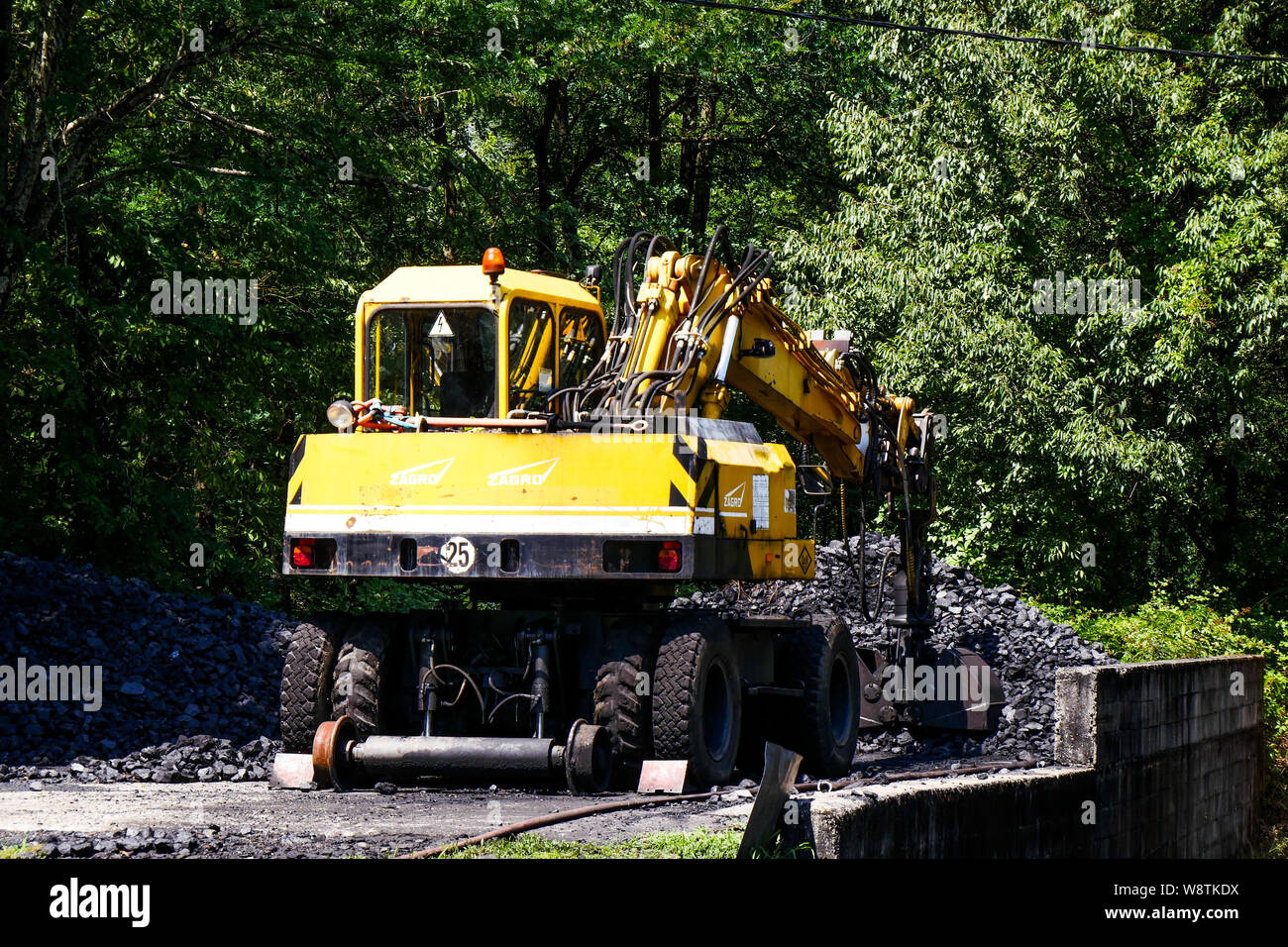 Coal steam train shovel hires stock photography and images Alamy
