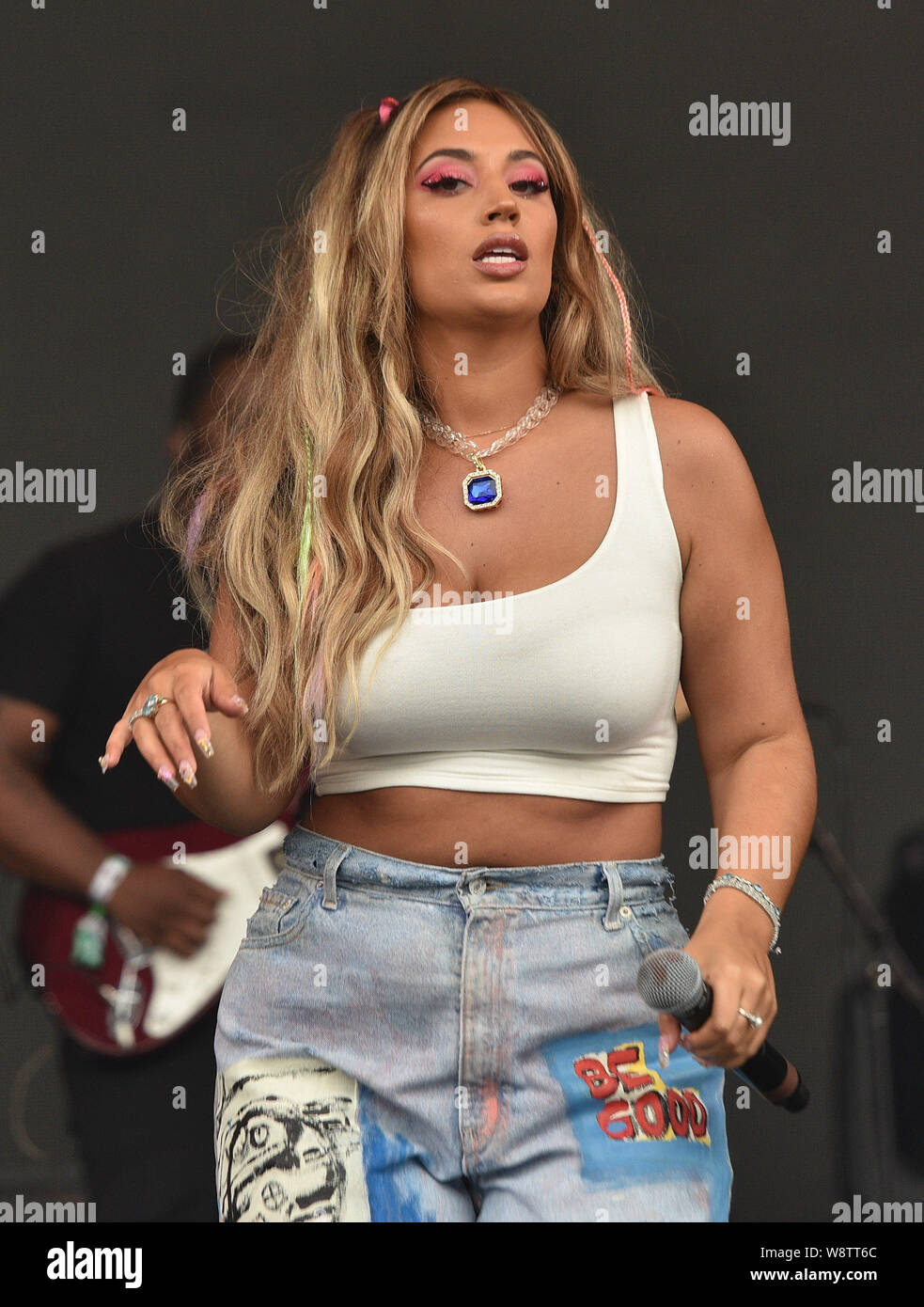 SAN FRANCISCO, CALIFORNIA AUGUST 10 Alina Baraz performs onstage