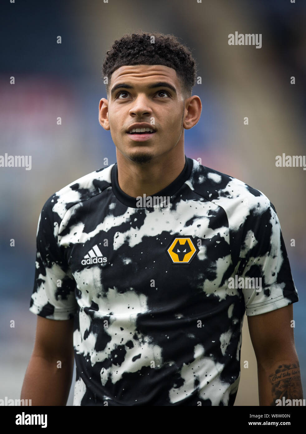 Wolves pre hotsell match kit
