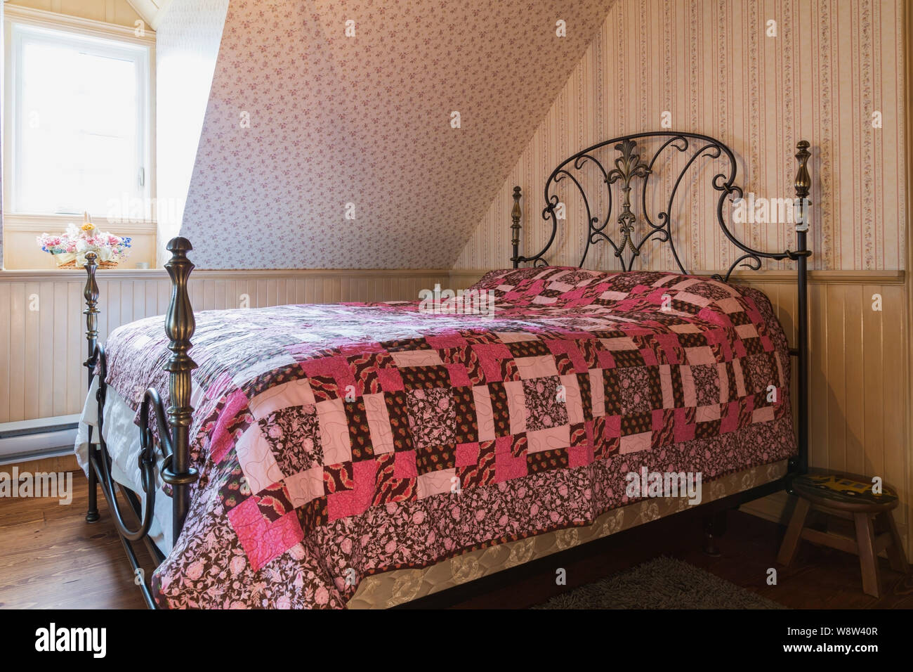 Bedroom brass headboard hi-res stock photography and images - Alamy