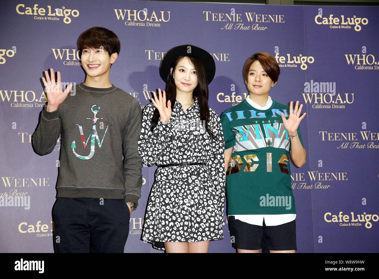 From Left Zhou Mi Of South Korean Boy Group Super Junior M Victoria Song Qian And Amber Josephine Liu Of South Korean Pop Girl Group F X Wave Duri Stock Photo Alamy From Left Zhou Mi Of South Korean Boy Group Super Junior M Victoria Song Qian And Amber Josephine Liu Of South Korean Pop Girl Group F X Wave Duri Stock Photo Alamy