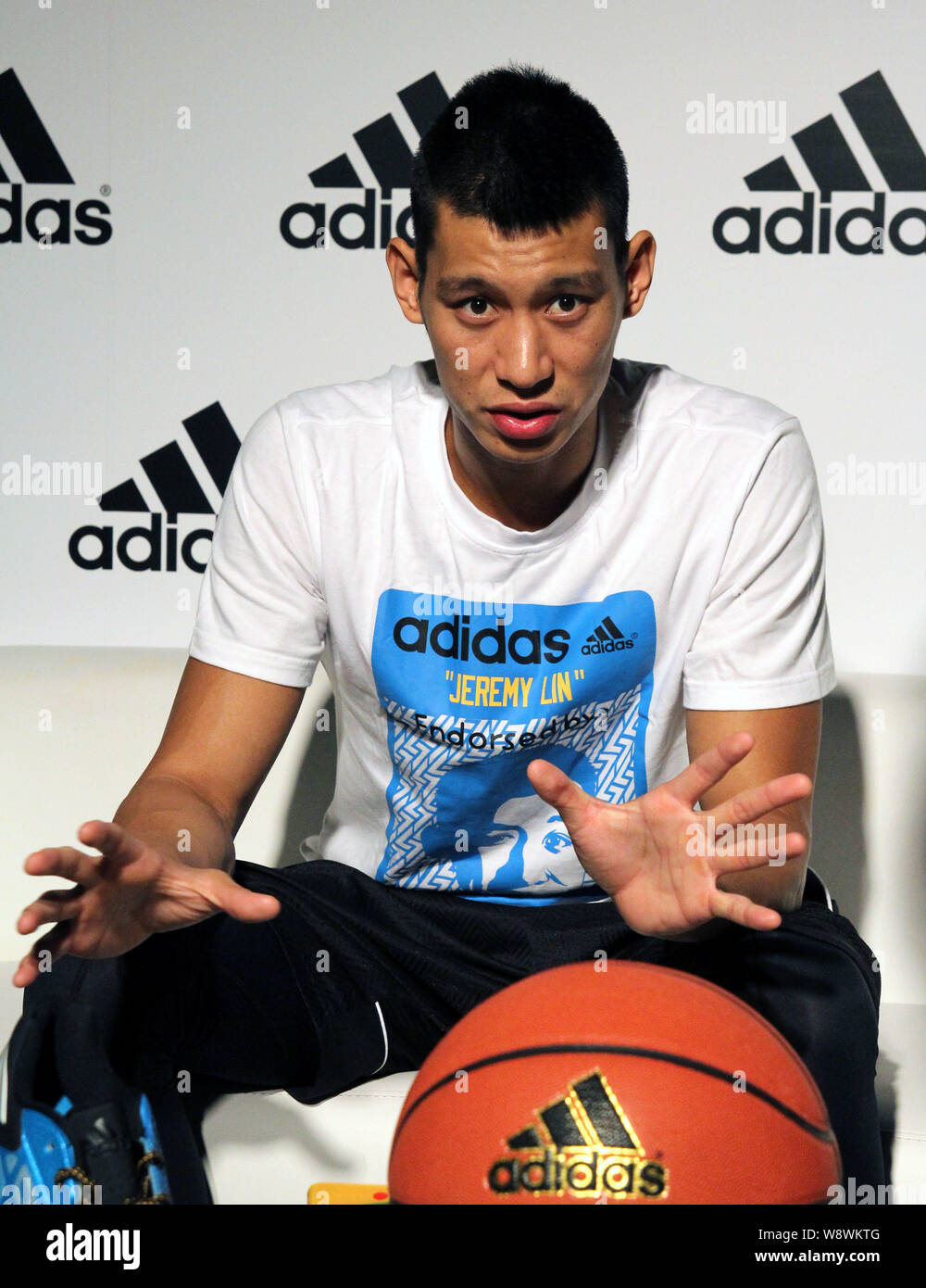 Adidas china hi res stock photography and images Page 27 Alamy