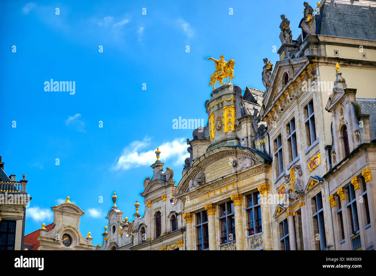 buildings-and-architecture-in-the-grand-place-or-grote-markt-the