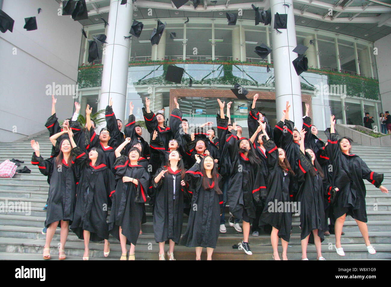 Graduation ceremony chinese hi-res stock photography and images - Alamy