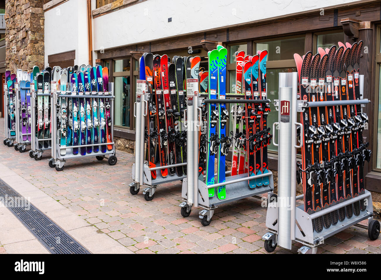 Ski rack hires stock photography and images Alamy